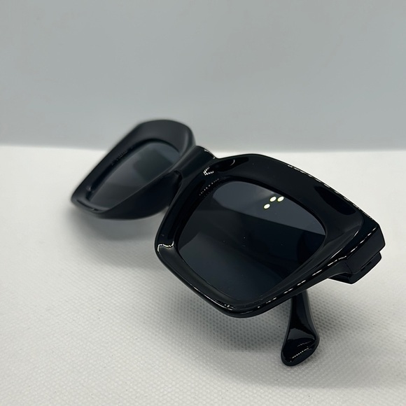 Chic Black Square Frame Sunglasses - 400UV Protection - Trendy Fashion Eyewear main image 5